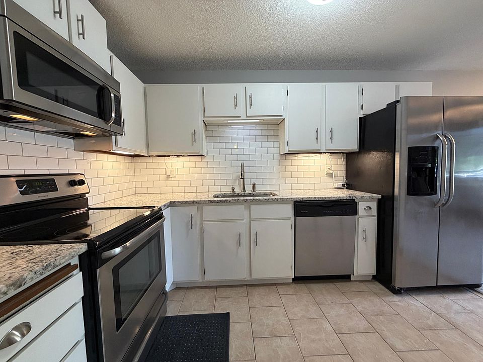 1st image of 7401 W 101st St APT 121