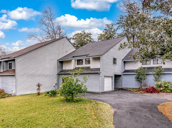 34 Arabian Dr, Charleston, SC 29407