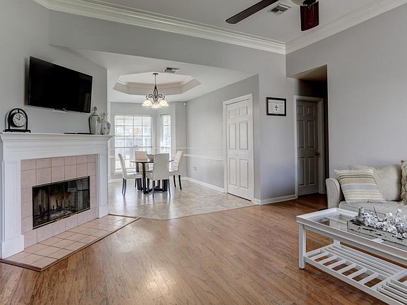 5th image of 201 Bismark Dr
