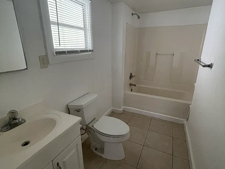 1107 Webster St #B — Photo 10