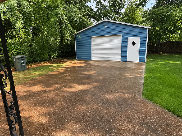 1927 Coventry Dr — Photo 5