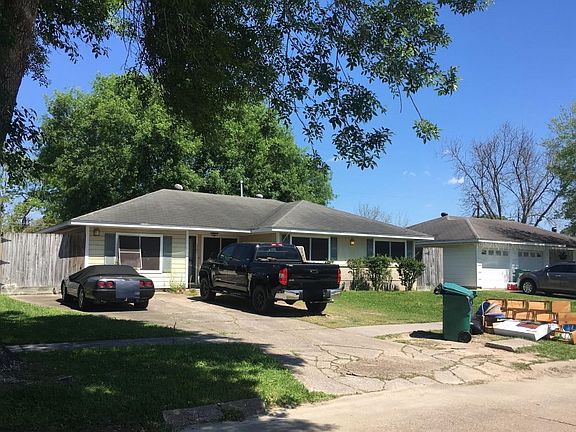 2nd image of 3303 Thornwood Dr