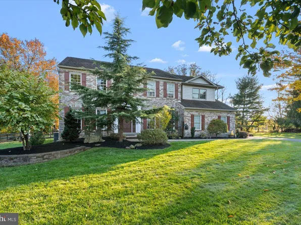 105 Swallow Ct, North Wales, PA 19454
