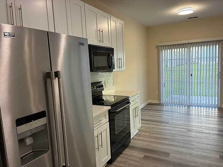 10217 Kendra Ct — Photo 13