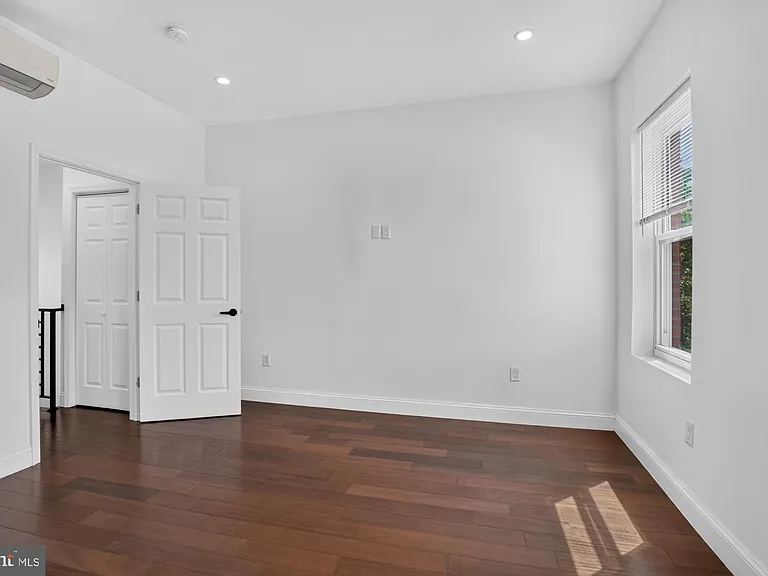 2319 N College Ave #B — Photo 17
