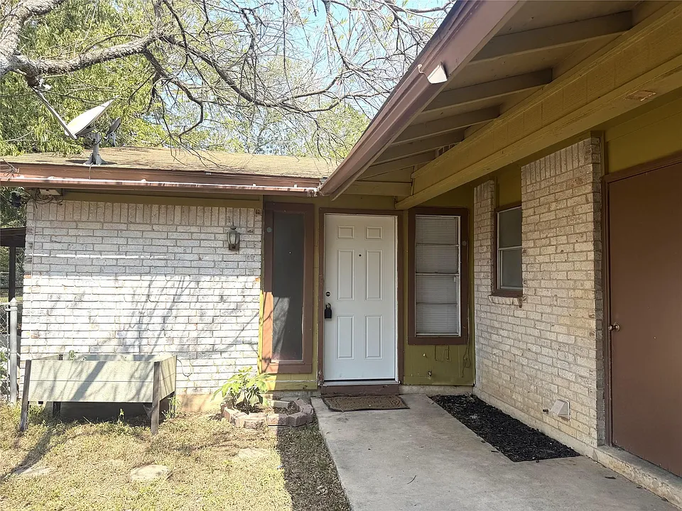 421 Live Oak St
