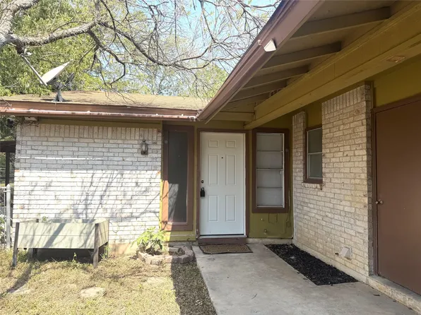 421 Live Oak St, Kyle, TX 78640