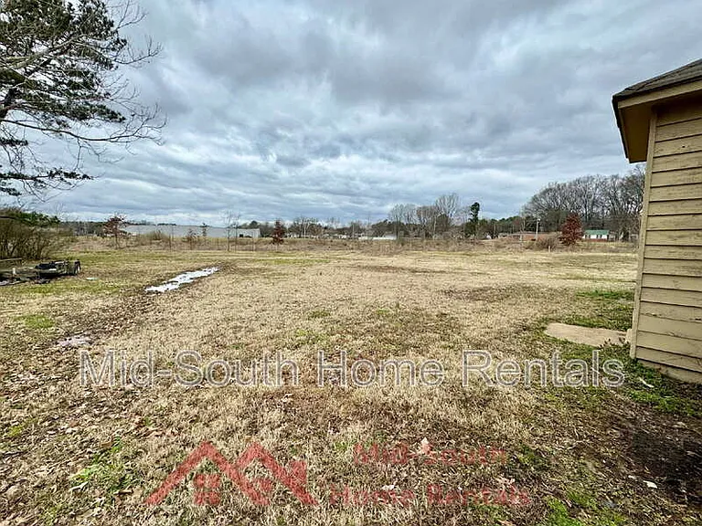 233 Sycamore Rd — Photo 12