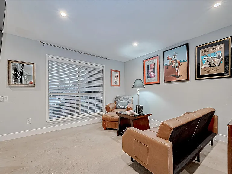 1860 White Oak Dr #375 — Photo 10