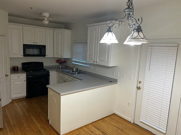 7020 Pyle Ct #7020 — Photo 14