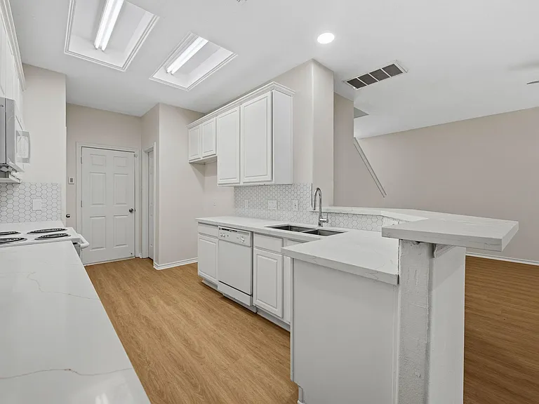 17602 Bering Bridge Ln — Photo 7