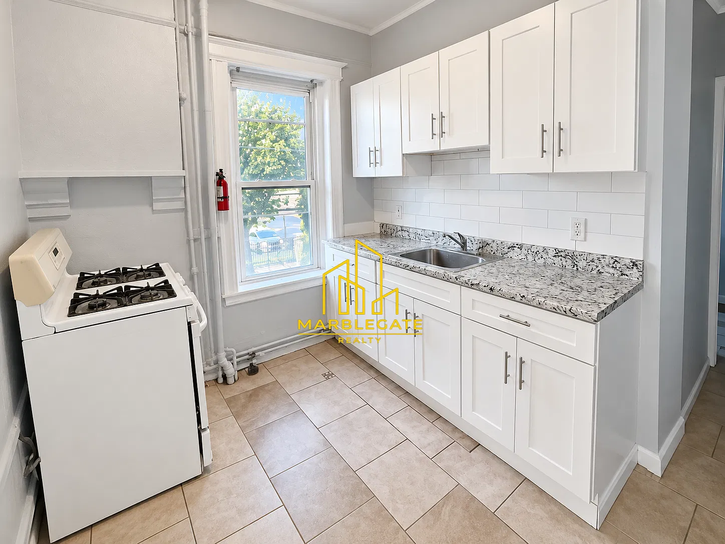 2 bed, 850 sqft, $1,675 — Photo 2