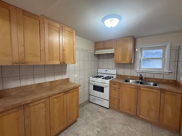 4637 N Melvina Ave #G — Photo 4