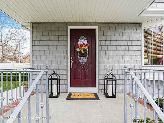 4th image of 21 Hopkins Ave