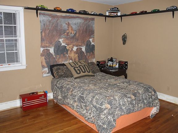 5th image of 1806 Longwood Dr