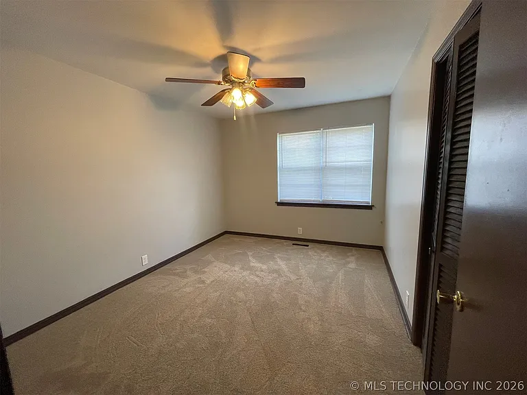 278 Hickory Dr — Photo 21