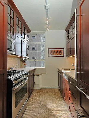 Sold by Sotheby's International Realty | media 6