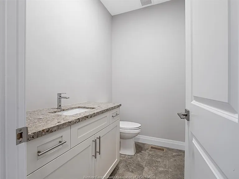 113 Eagle St — Photo 3