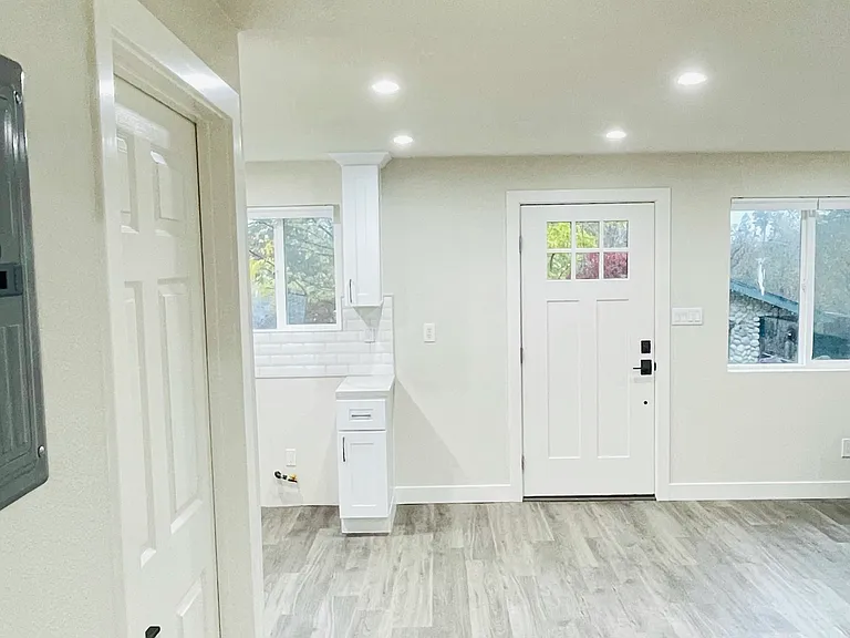 823 Golf Club Cir — Photo 26