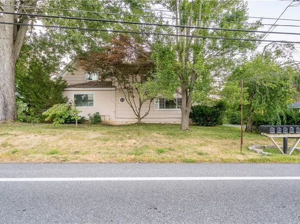 6571 Lakeshore Rd, Cicero, NY 13039