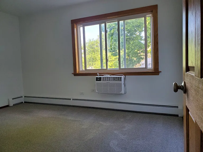 207 N Main St — Photo 7