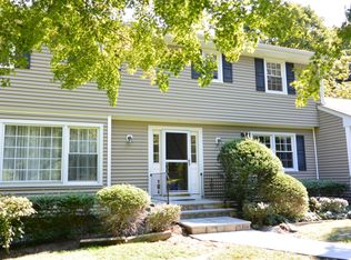 11 Hickory Dr, New Canaan, CT 06840