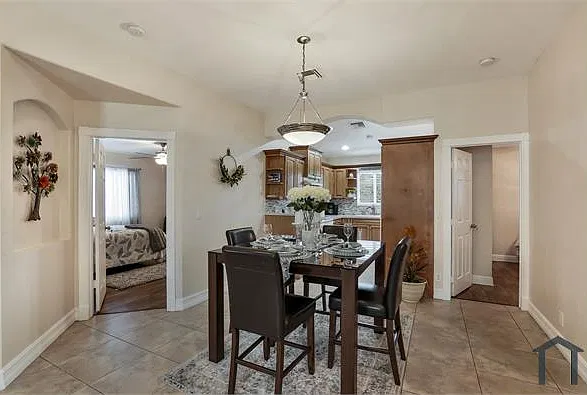 4 bed, 1479 sqft, $3,300 — Photo 3