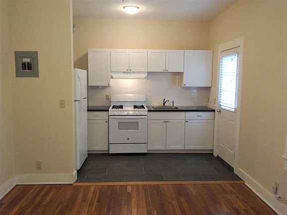 2nd image of 127 E Magnolia Ave