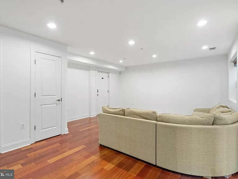 1354 Euclid St NW #202A — Photo 5