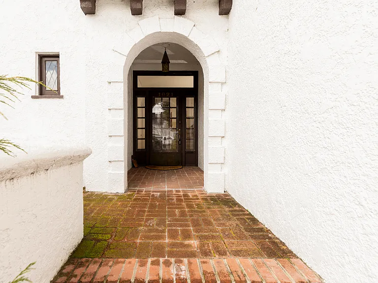 1021 Warfield Ave #5 — Photo 26