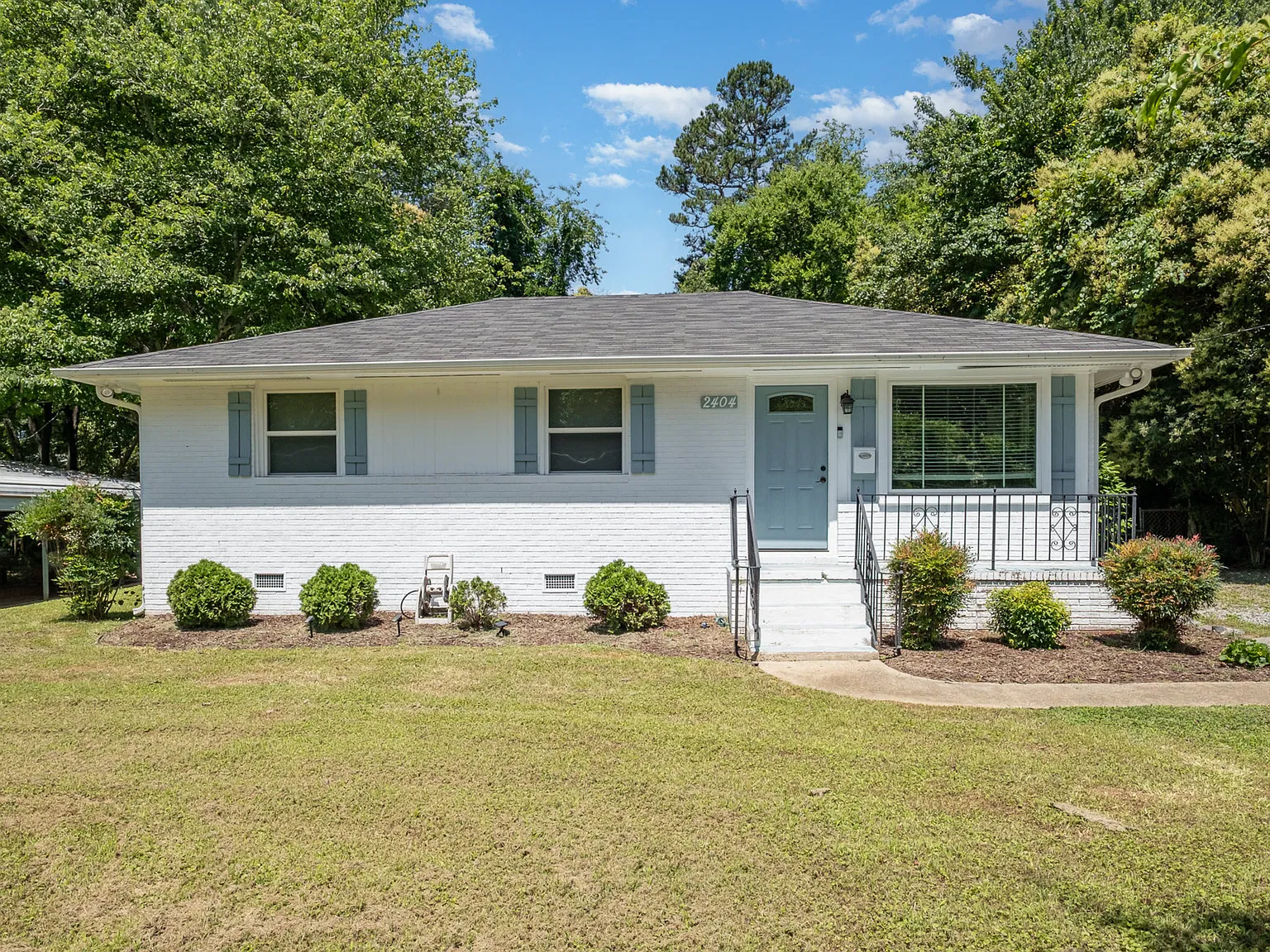 3 bed, 1291 sqft, $2,100 — Photo 1