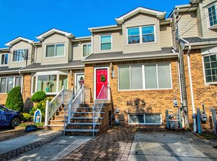 595 Bloomingdale Rd, Staten Island, NY 10309