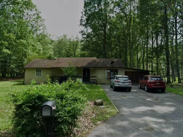 25 Beechwood Ln, East Stroudsburg, PA 18301