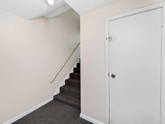 4th image of 2311 E 17a St SW #1