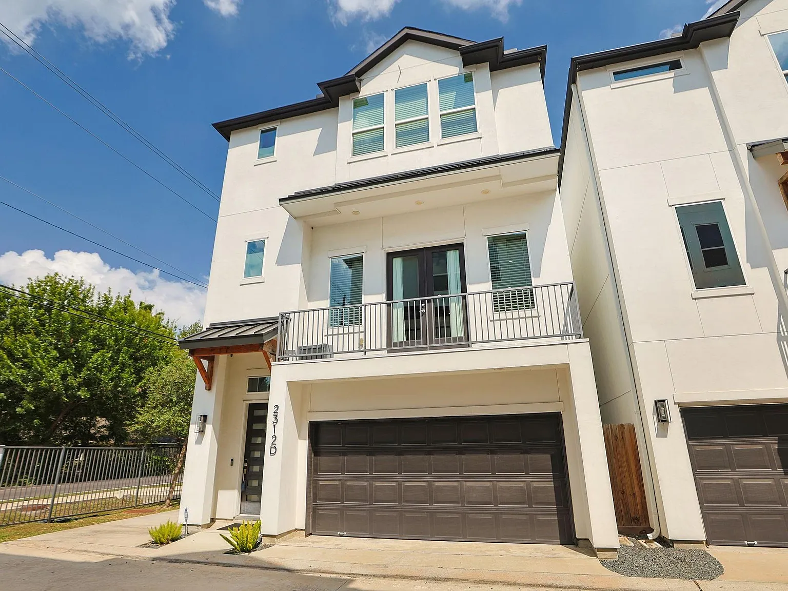 3 bed, 3.5 bath, 2057 sqft, $2,650 — Photo 1