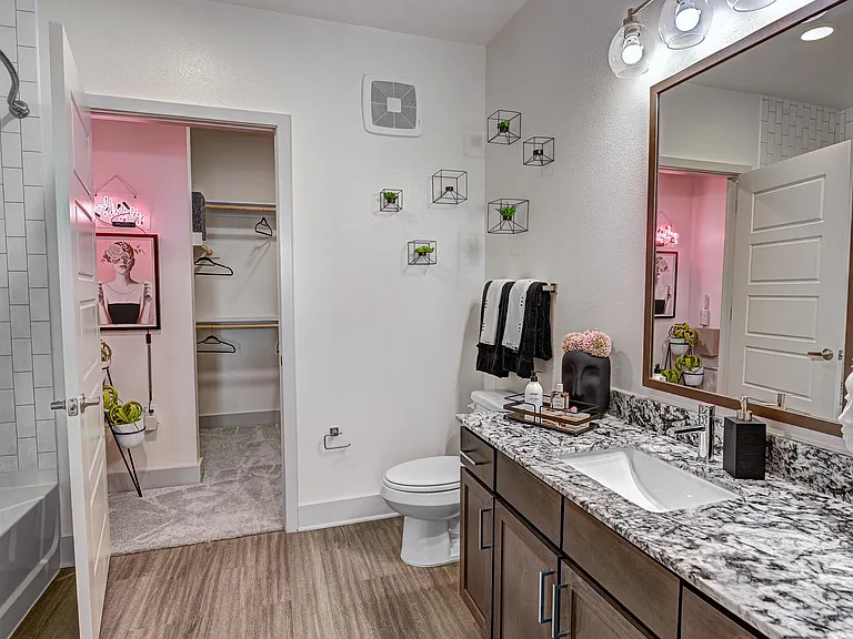 Walk-in Closets*