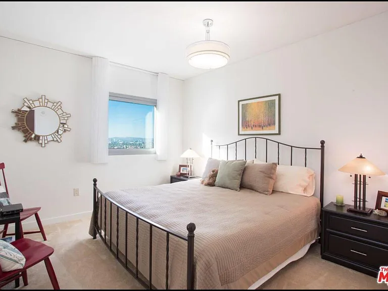 Marina Pointe Dr — Photo 13