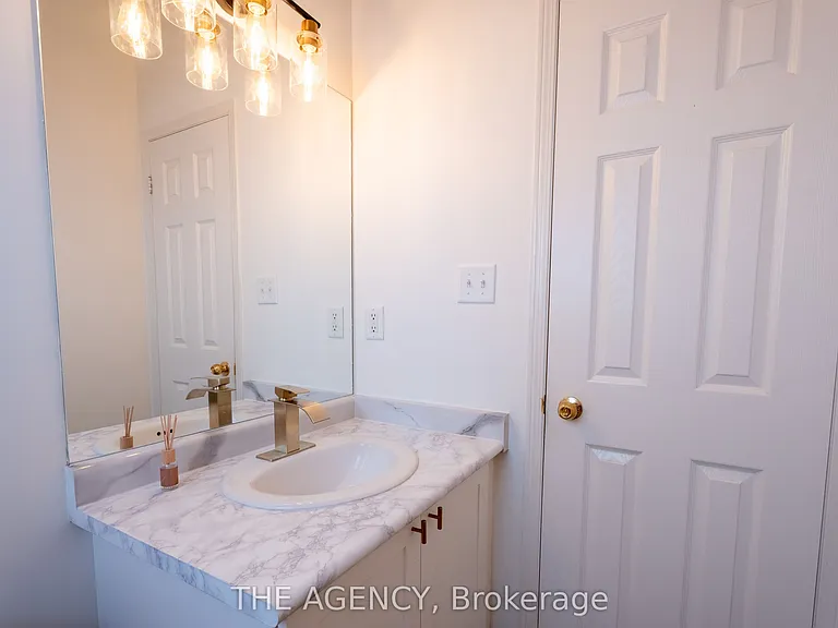 45 Silvervalley Dr #UPPER — Photo 33