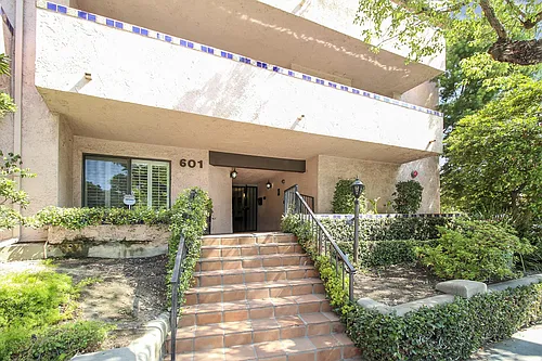 601 E California Blvd #204 Photo 1
