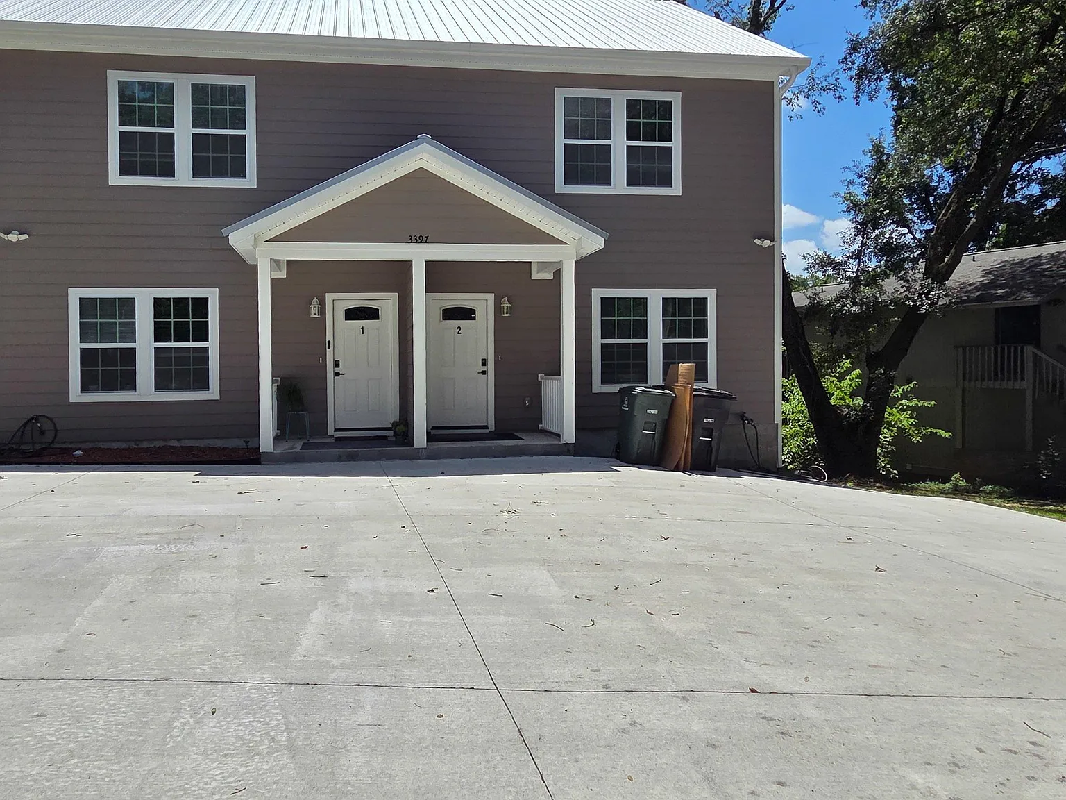3 bed, 1280 sqft, $2,000 — Photo 1