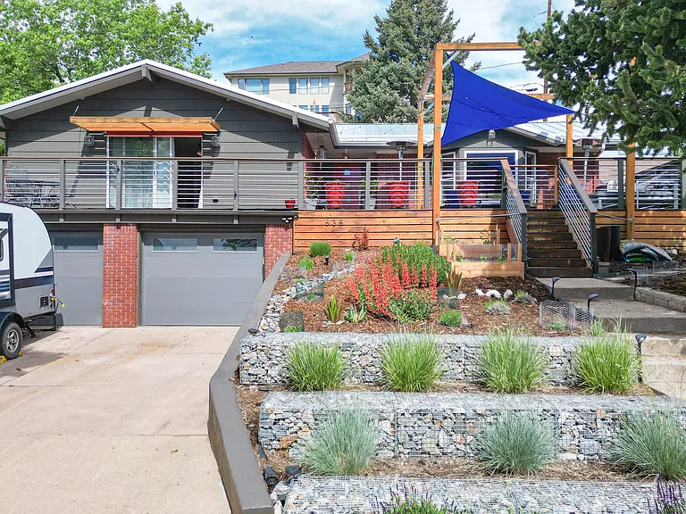 635 S Devinney Way — Photo 1