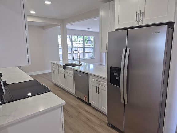5th image of 707 Hampton Road