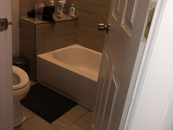 3rd image of 3235 W Le Moyne St #2