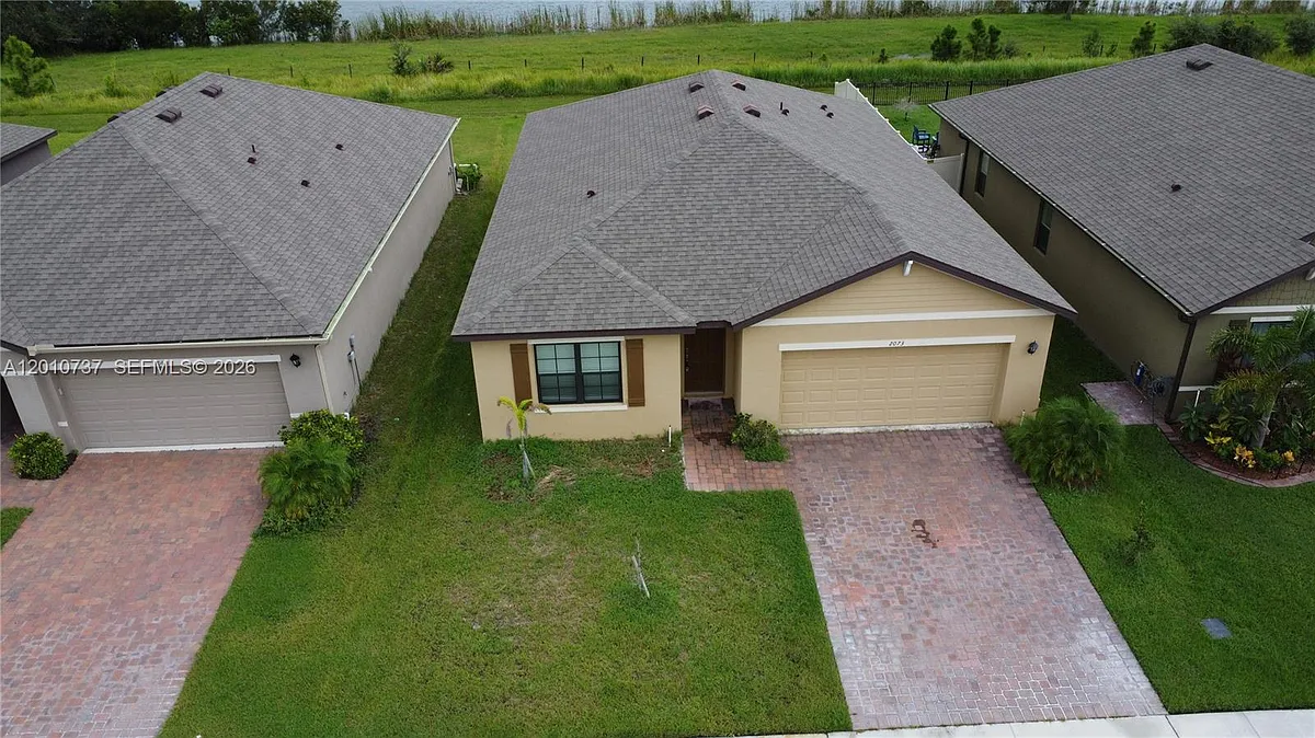 Building Photo - 2073 Farmhouse Rd