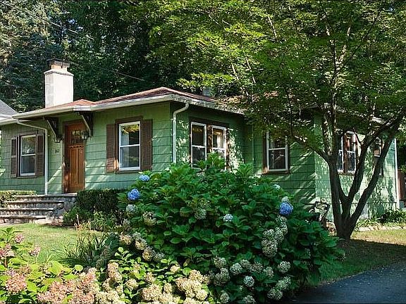 4th image of 167 Woodland Ave