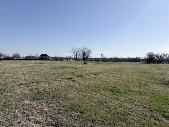3 Lakewood Dr, Whitney, TX 76692
