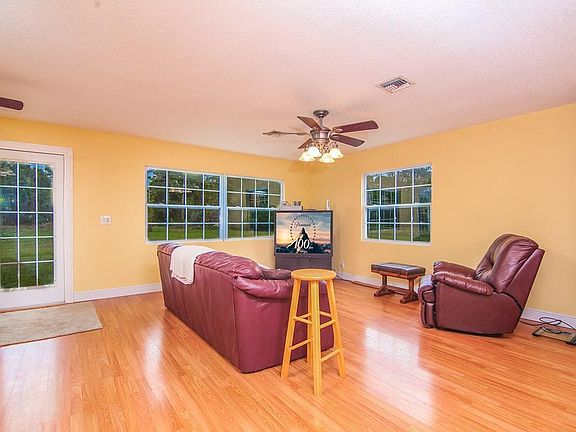 4th image of 4025 SW 72nd Dr