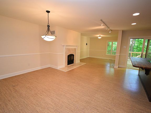 5th image of 72 Stoneridge Rd