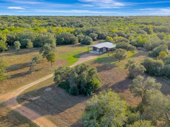 326 Pebble Dr, Victoria, TX 77905
