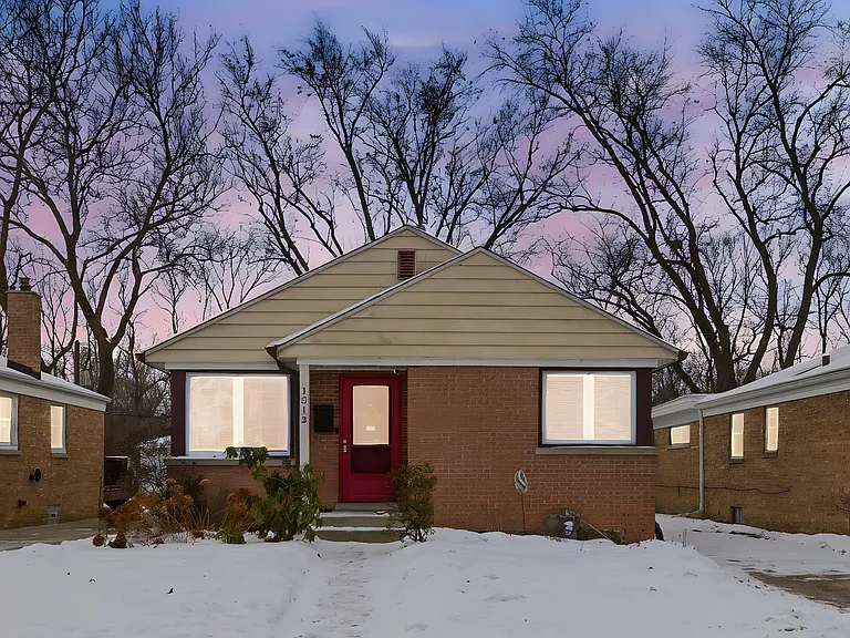 1512 Mulford St — Photo 1